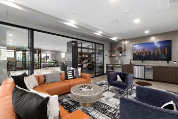 Community room & co-working lounge